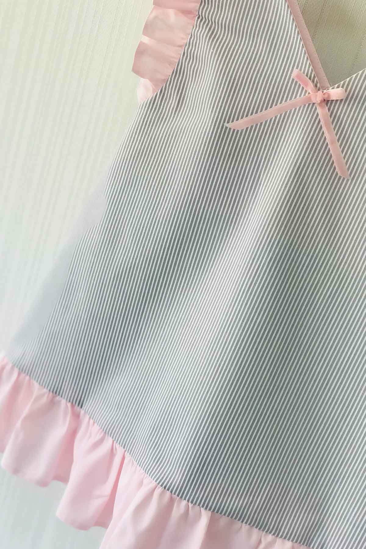 Fırfır Ve Kurdele Detaylı Kolsuz Kız Çocuk Bebek Gri Pembe Çizgili Elbise