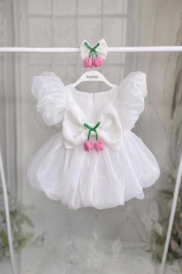 Gül Süslemeli Fiyonklu Süslemeli Beyaz Organze Balon Kol Kız Bebek Elbisesi