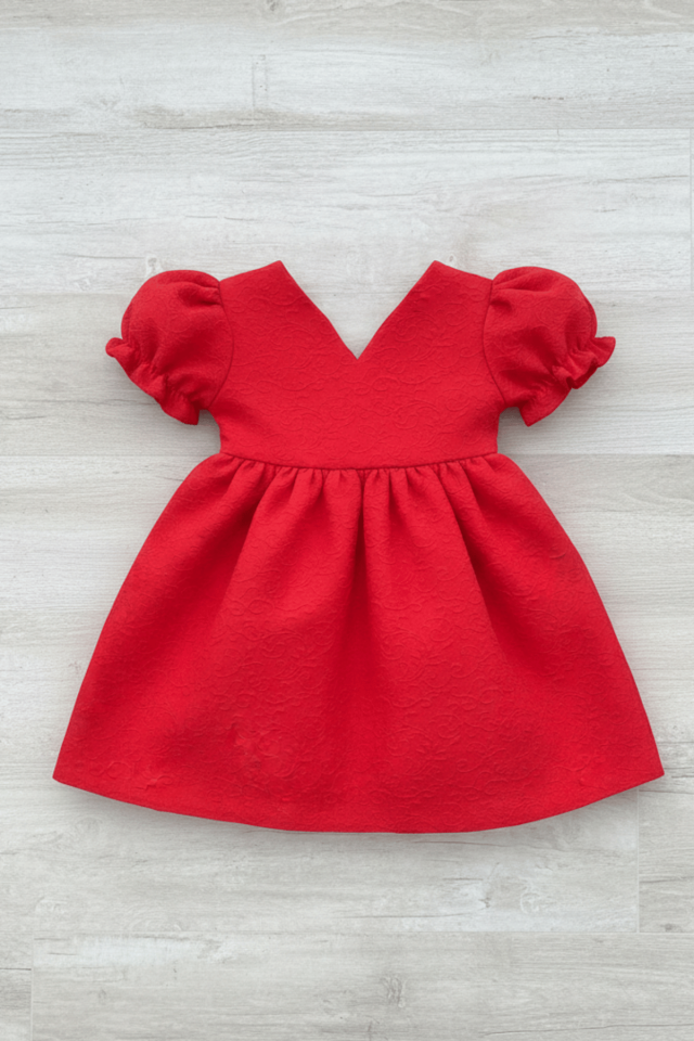 فستان أحمر منقوش من الكريب للبنات الصغار