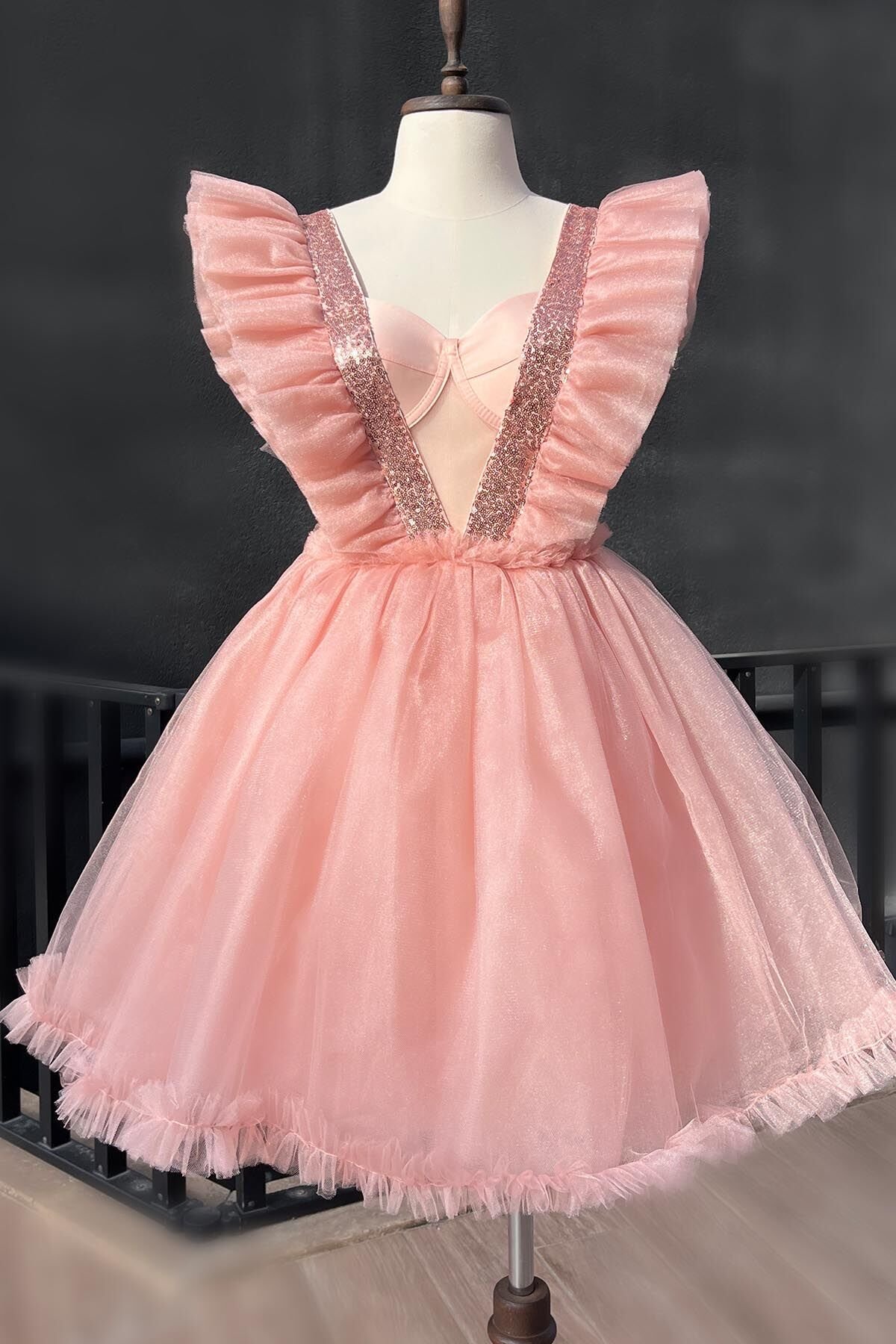green emerald velvet dress Amazon.com: Formal Tutu Bowknot Princess Wedding Baby Clothes Lace Dress+Headband  Girls Set Baby Holiday (Grey, 6-12 Months): Clothing, Shoes & Jewelry