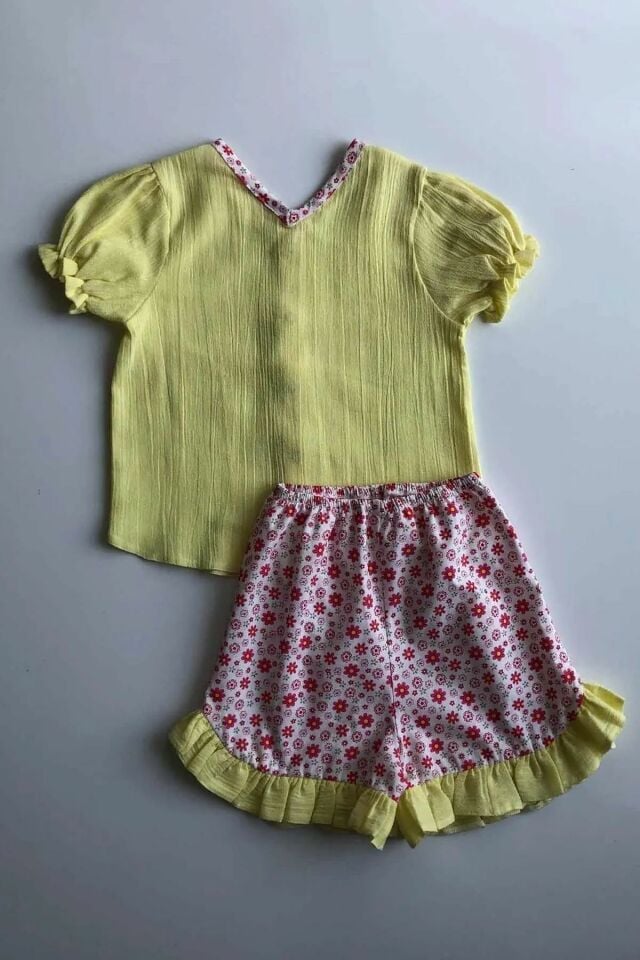 Fırfırlı Çiçekli Şile Bezi Sarı Kız Çocuk Bebek Şort Takım