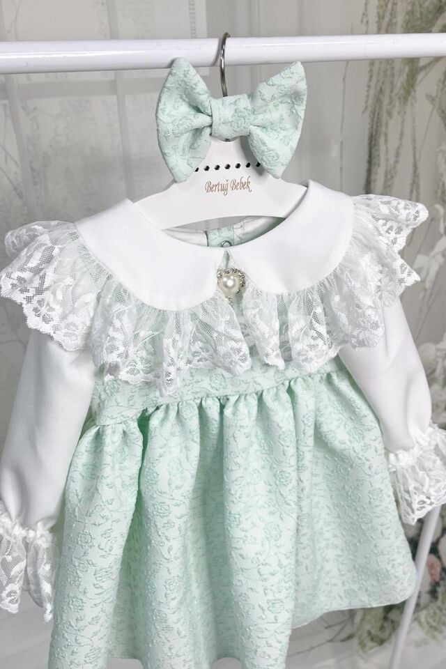 Kabartmalı Krep Mint Yeşil İnci ve Dantel Detaylı Kız Çocuk Bebek Elbise