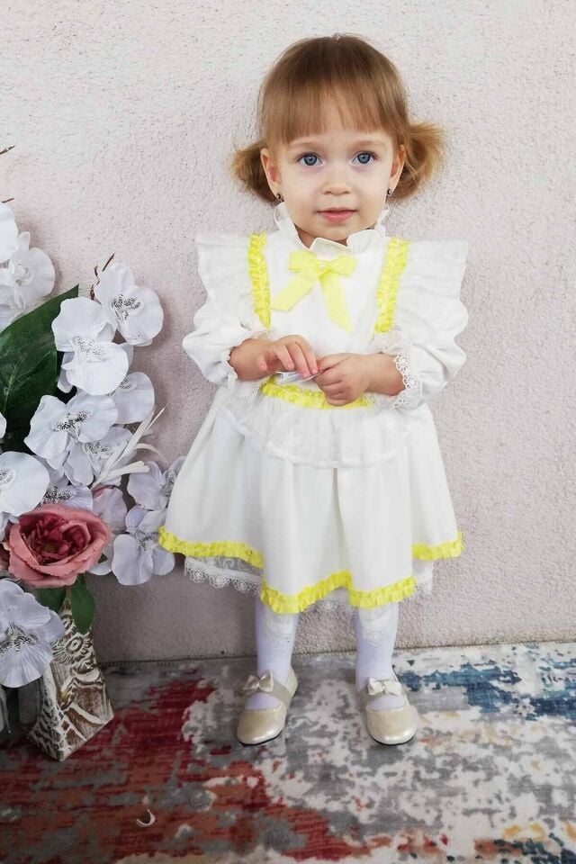 Kurdele Detaylı Fırfırlı Ekru Krep Tasarım Kız Çocuk Bebek Elbise